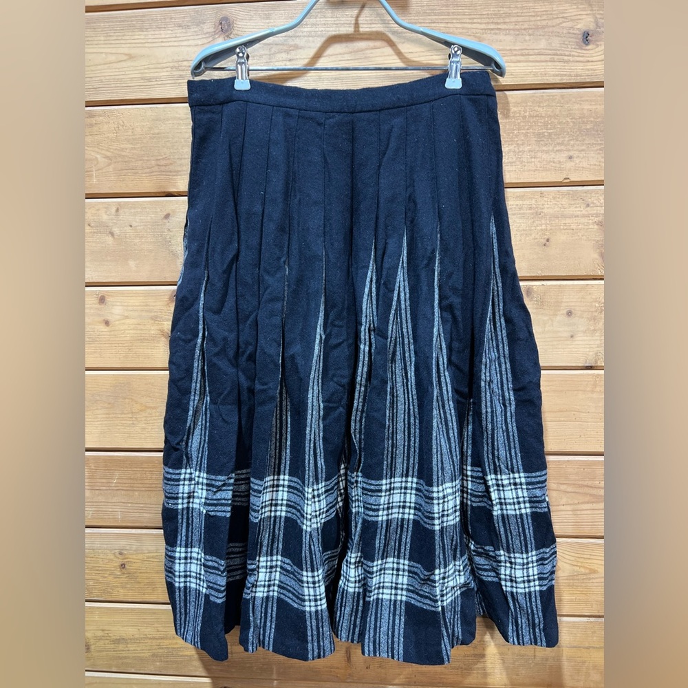 Pendleton Black/White Menzies Tartan Wool Pleated Midi Skirt Size 16 Made in USA